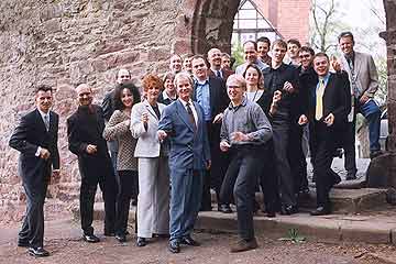 Seit zwanzig Jahren begeistert die Westfalia Big Band um Orchesterchef Hans-Josef Piepenbrock (links) ihr Publikum, am 1. Juni eröffnet sie die 